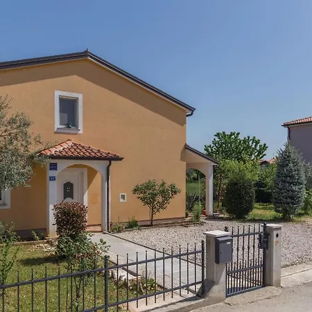 Apartmán In With Kitchen