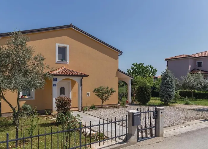 Apartamento In With Kitchen