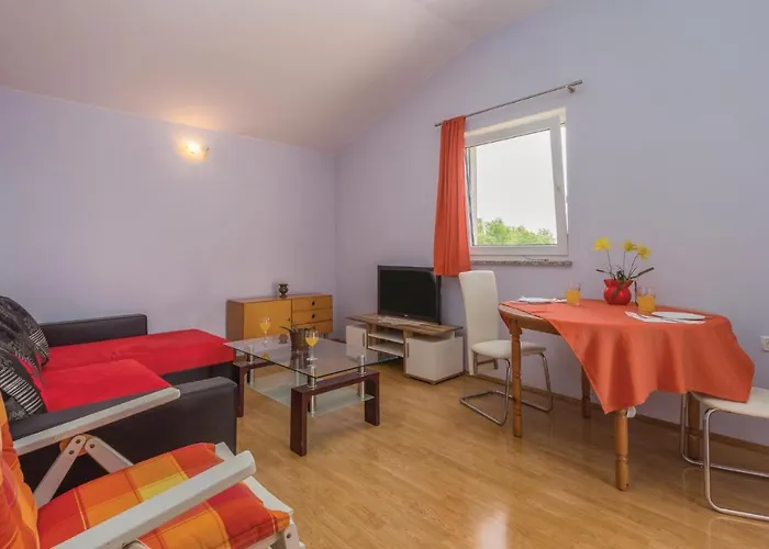 Apartamento In With Kitchen Kaštel